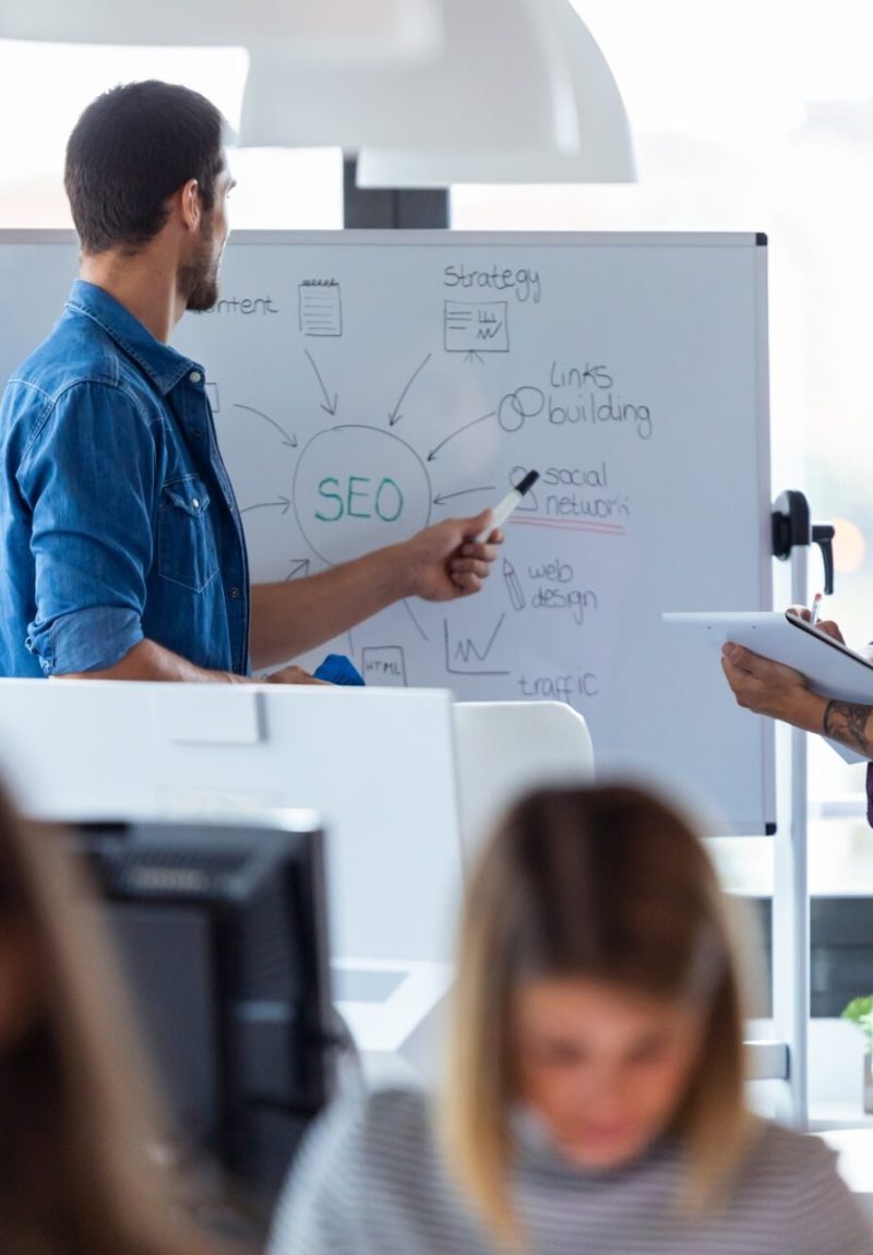 business-young-man-in-the-modern-startup-office-.jpg